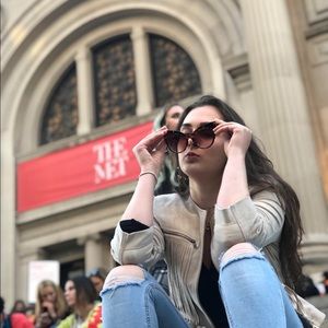 Meet your Posher, Emma